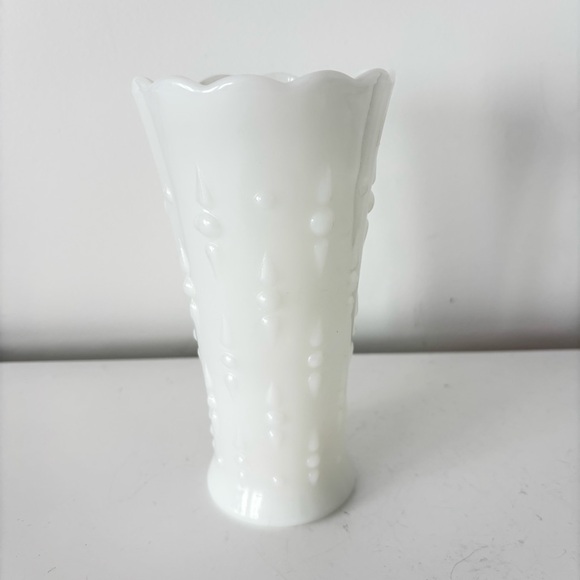 vintage Other - Vintage Anchor Hocking milk glass trumpet shaped vase scalloped edge teardrop